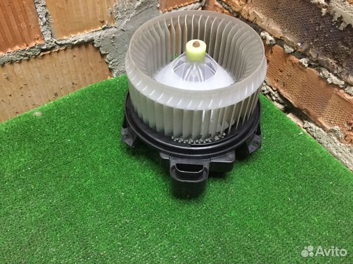 Моторчик печки Toyota Auris E150