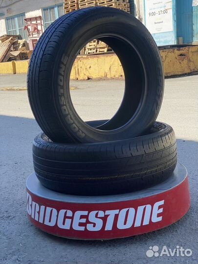 Roadstone Classe Premiere CP672 215/60 R16