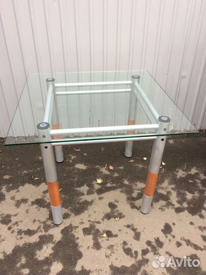 Стол обеденный