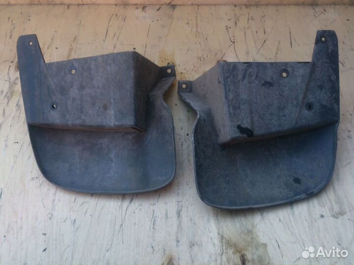 Mitsubishi Pajero Sport 2 брызговик