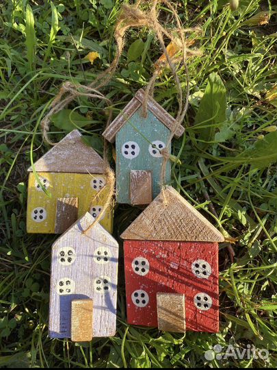 Домики из дерева (подвесы) на заказ