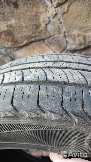 Kumho Road Venture APT KL51 235/65 R17