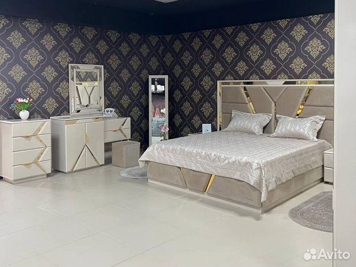 Спальный гарнитур