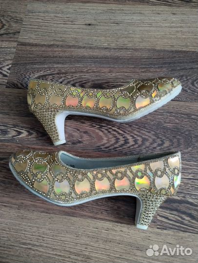 Туфли на девочку