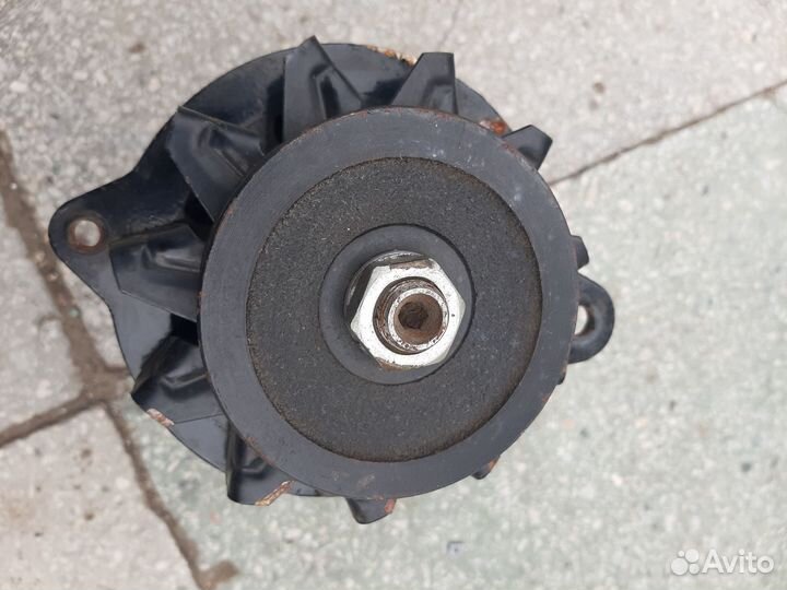 Генератор новый на трактор