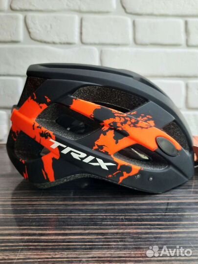Шлем взрослый Trix