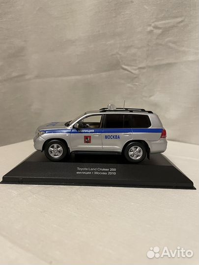 Toyota Land Cruiser 200 1/43