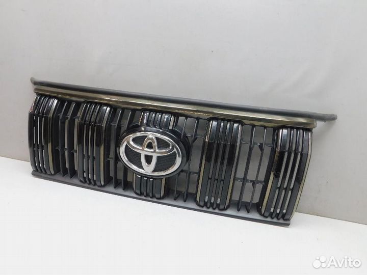 Решетка радиатора Toyota Land Cruiser Prado