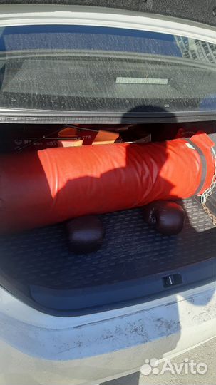 Груша с перчатками