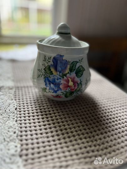 Чайник заварочный и сахарница