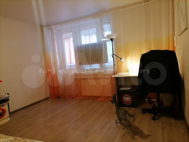 2-к. квартира, 52 м², 1/10 эт.