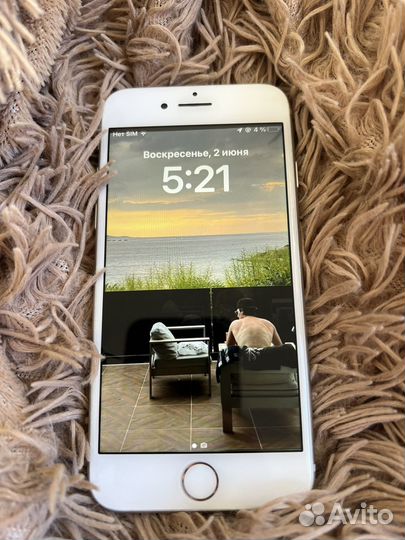 iPhone 8, 64 ГБ