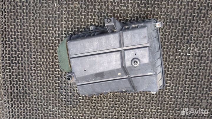 Корпус воздушного фильтра Chevrolet Tahoe, 2001