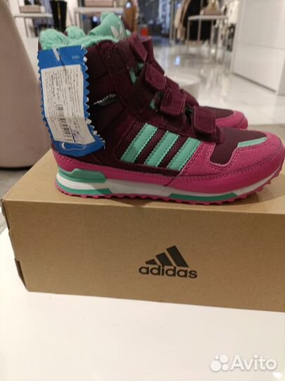 Adidas новые кроссовки для девочки