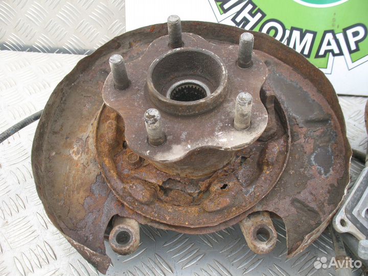 Кулак поворотный задний Nissan X-Trail T30 2.2