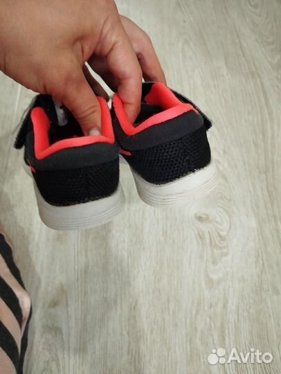 Кроссовки nike revolution 26