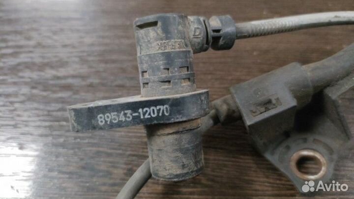 Датчик ABS передний левый Toyota Corolla 120