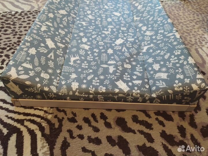 Пеленальная доска на кроватку