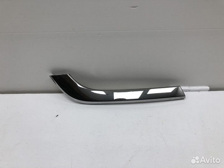 Молдинг переднего бампера левый LADA Vesta