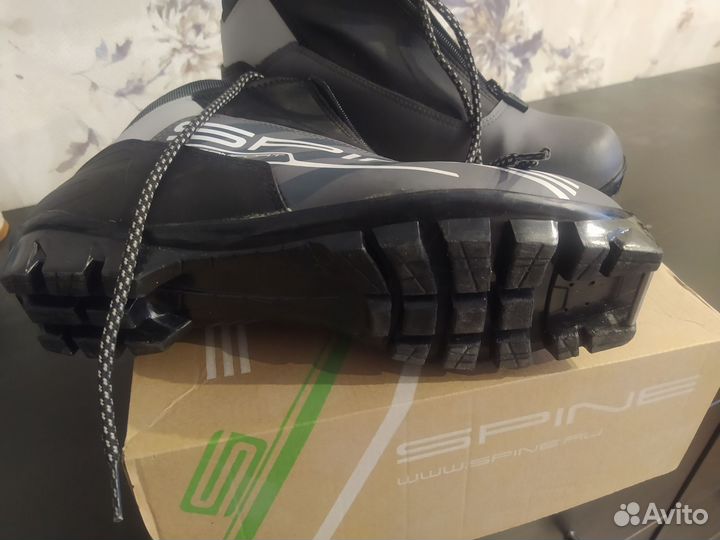 Лыжные ботинки spine