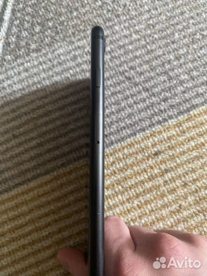Телефон iPhone 7