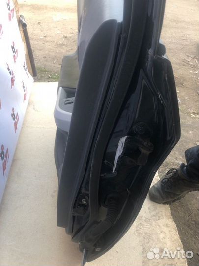 Дверь боковая задняя левая Toyota Prius ZVW30