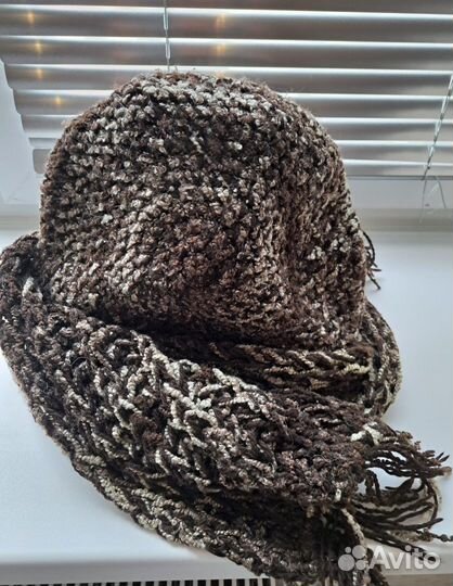 Берет с шарфом зима