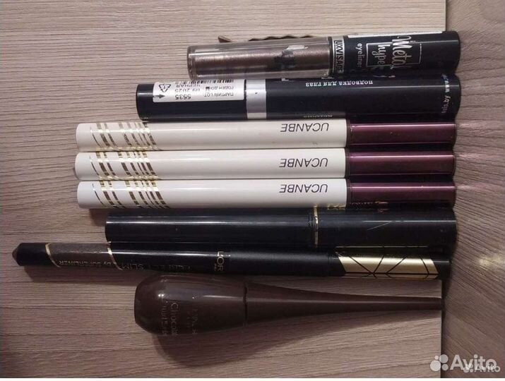 Подводки для глаз