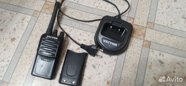 Рация Vector vt 44