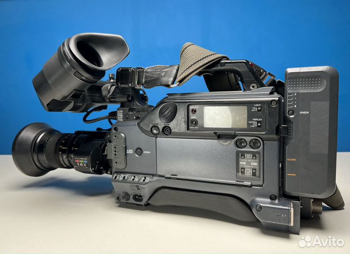 Профессиональная видеокамера sony dvcam 570