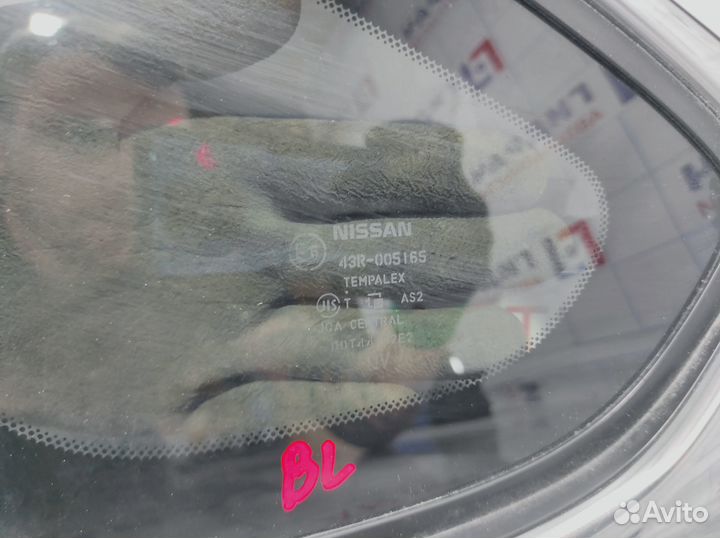 Стекло кузовное глухое левое Nissan Almera (G15) 8