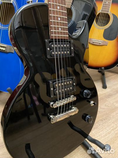 Электрогитара