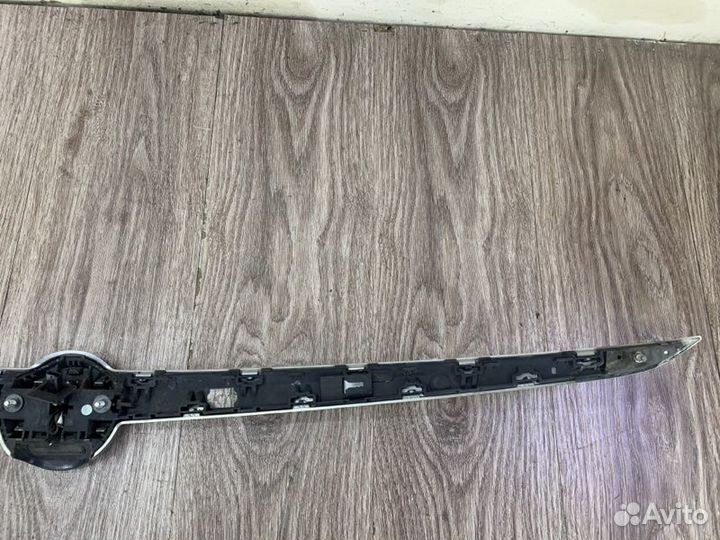 Молдинг крышки багажника задний Opel Insignia