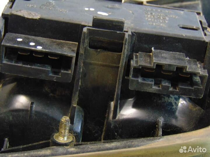 Фонарь задний внутренний правый для Volkswagen Pas