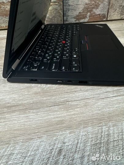 Lenovo thinkpad yoga 370 core i7