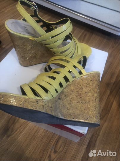 Босоножки 36