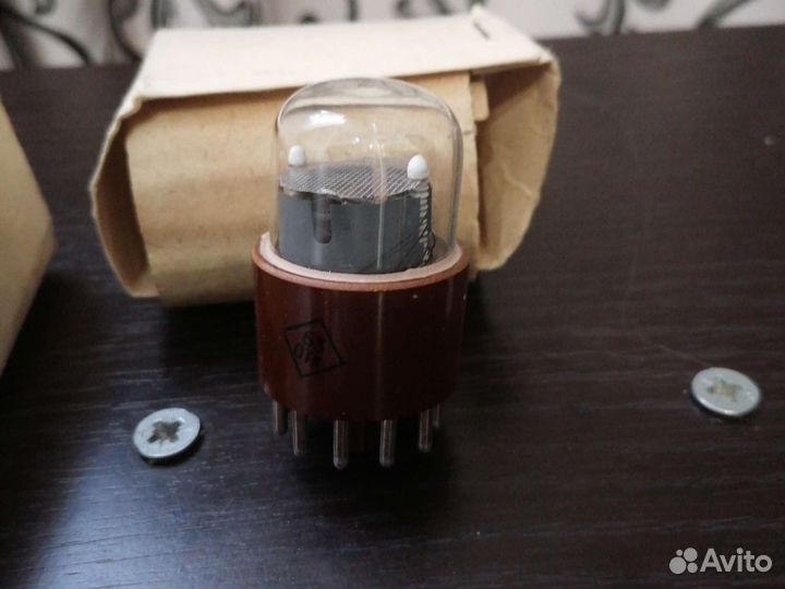 Радиолампа индикатор ин-1