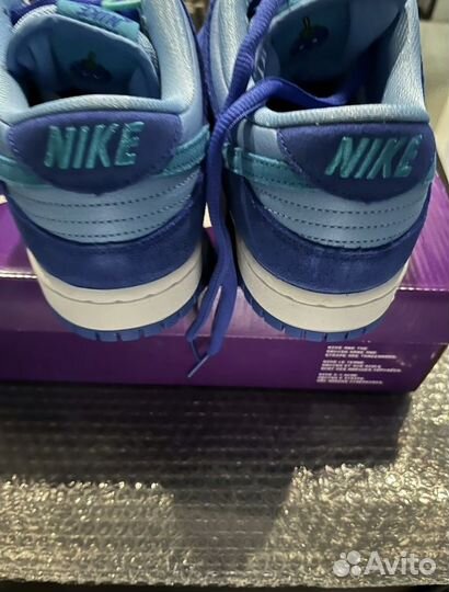 Nike sb Dunk Low Blue Raspberry оригинал poizon