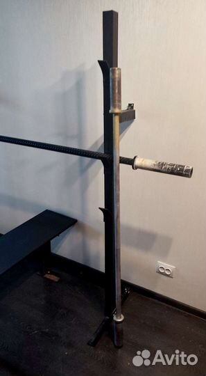 Штанга и стойка со скамьей