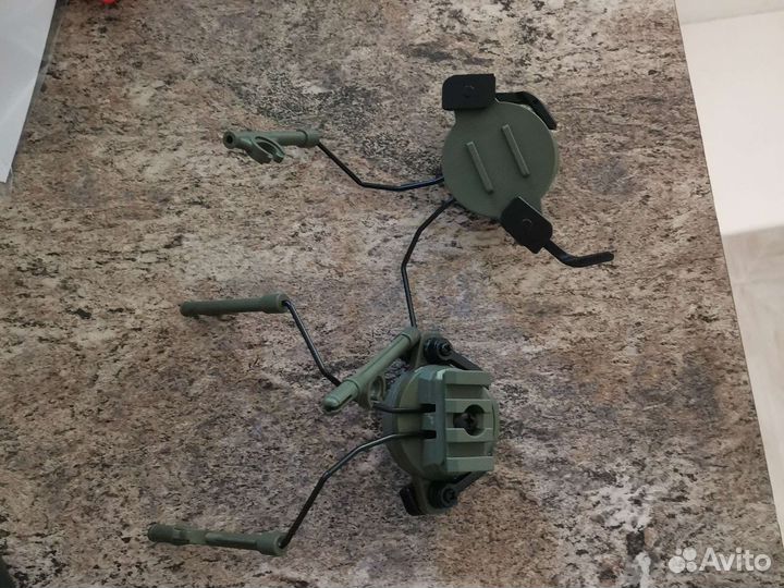 Крепление для активных наушников