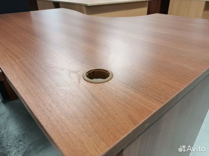 Стол руководителя С брифингом Б.У