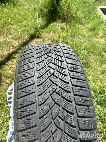 Goodyear UltraGrip Performance 225/45 R19