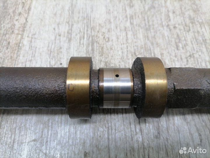 Распредвал впускной левый Nissan Maxima A33 VQ20DE