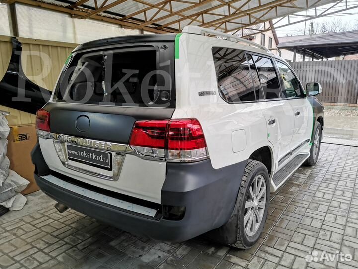 Обвес Toyota Land Cruiser 200 в 2016+ V9547