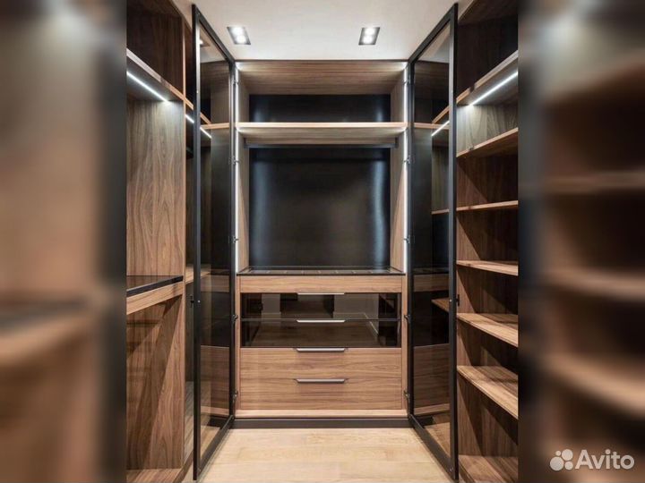 Гардеробная комната под ключ