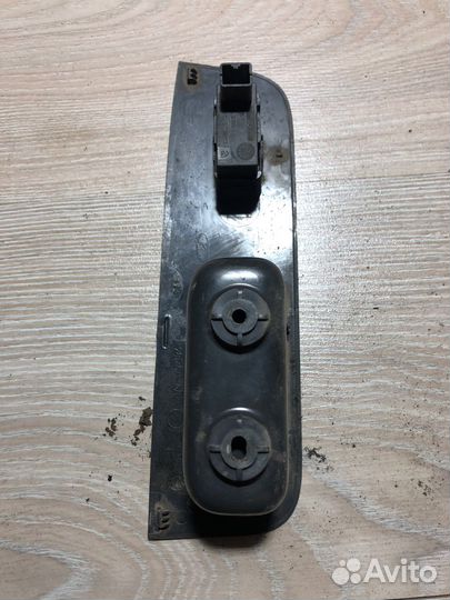 Кнопка стеклоподъемника правая Лада Приора Priora