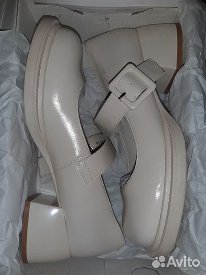 Туфли женские 38 размер молочного цвета