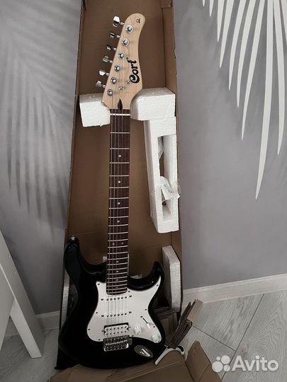 Электро гитара Cort g110