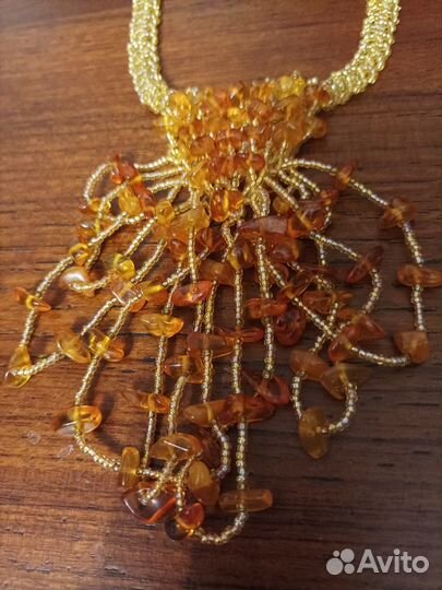 Колье-галстук из натурального янтаря ручная работа