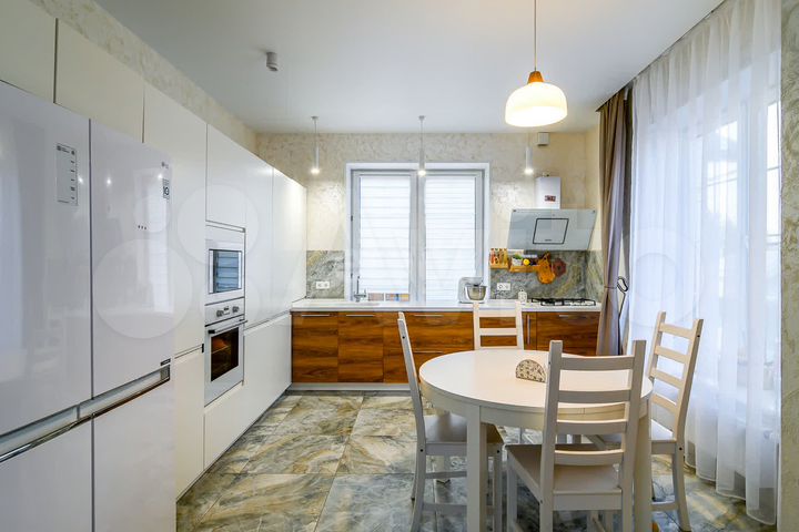 Коттедж 293,3 м² на участке 8,4 сот.